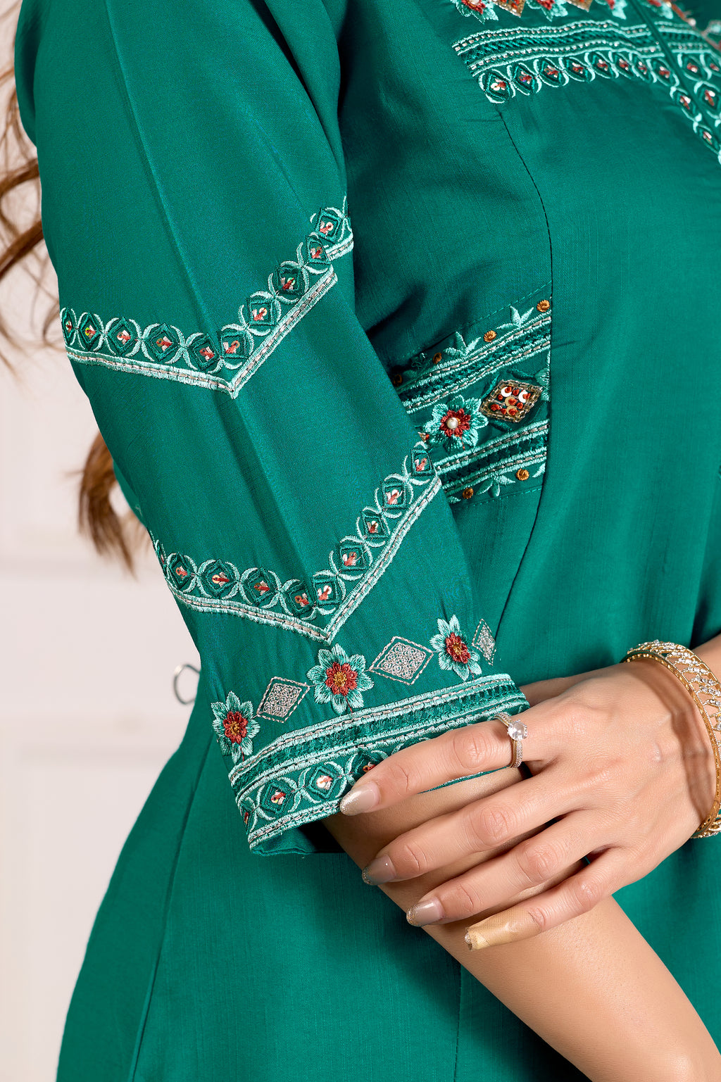 Viscose Multi Thread Embroidered Kurti Palazzo With Dupatta