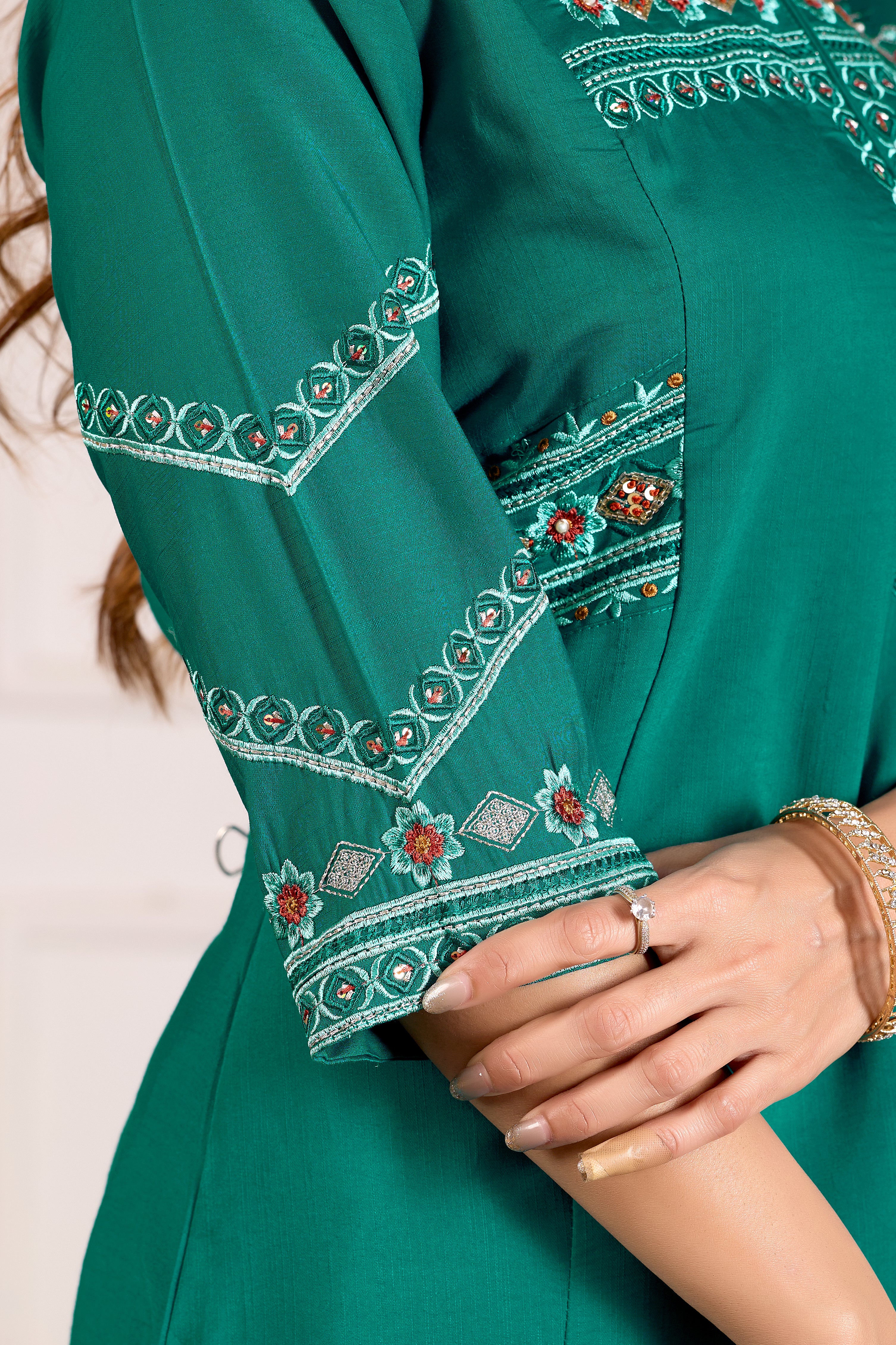 Viscose Multi Thread Embroidered Kurti Palazzo With Dupatta