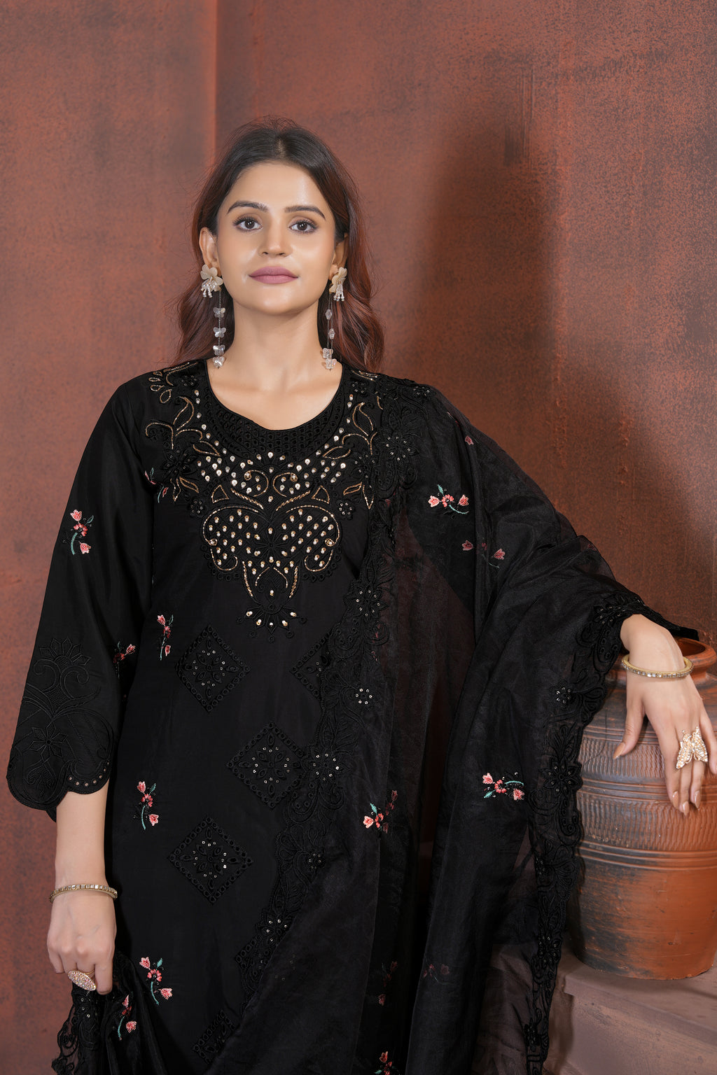 Heavy Viscose Hand Work Kurti-Pant With Organza Dupatta
