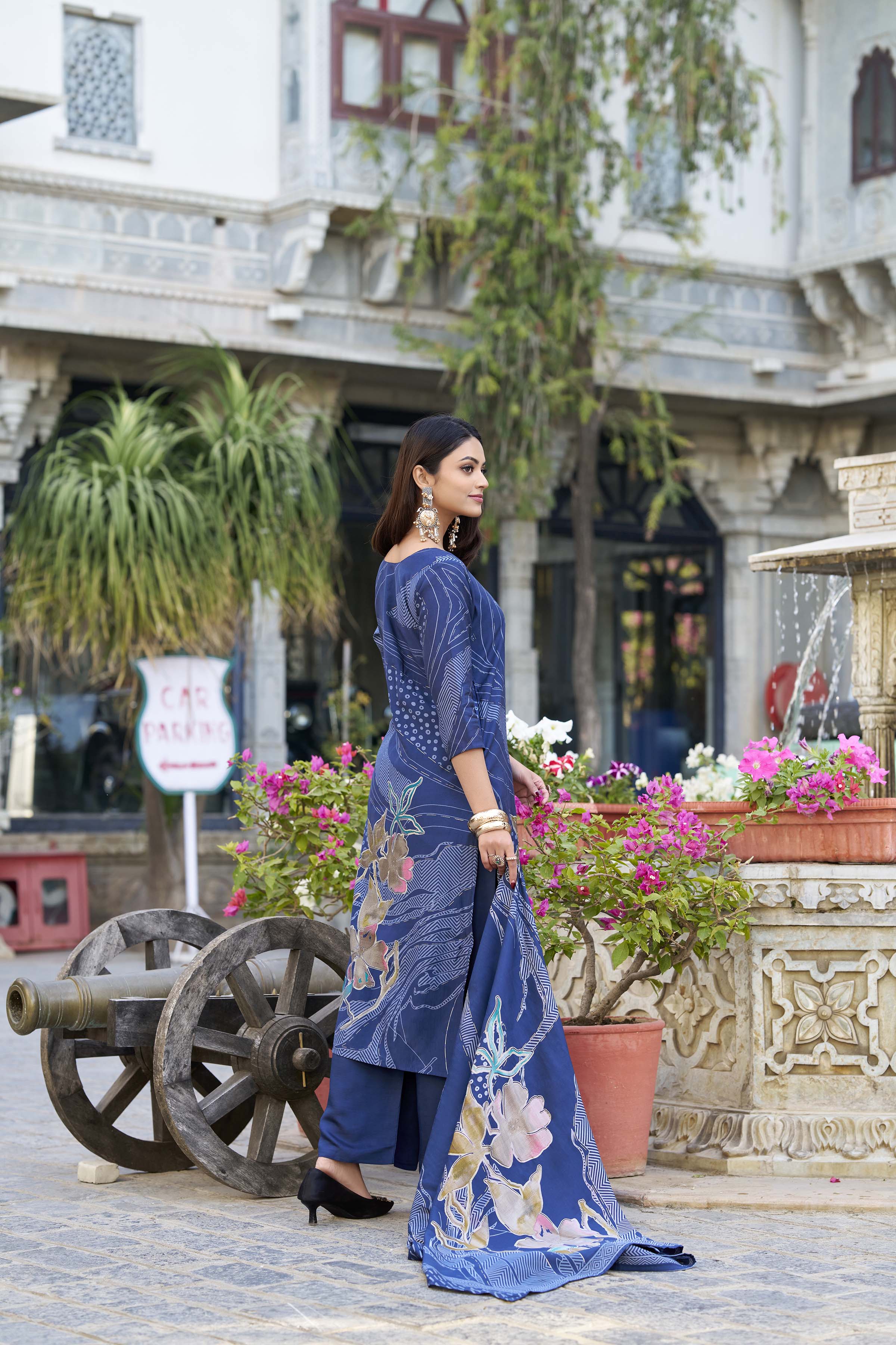 Roman Silk Floral Printed Kurti-Pant With Dupatta