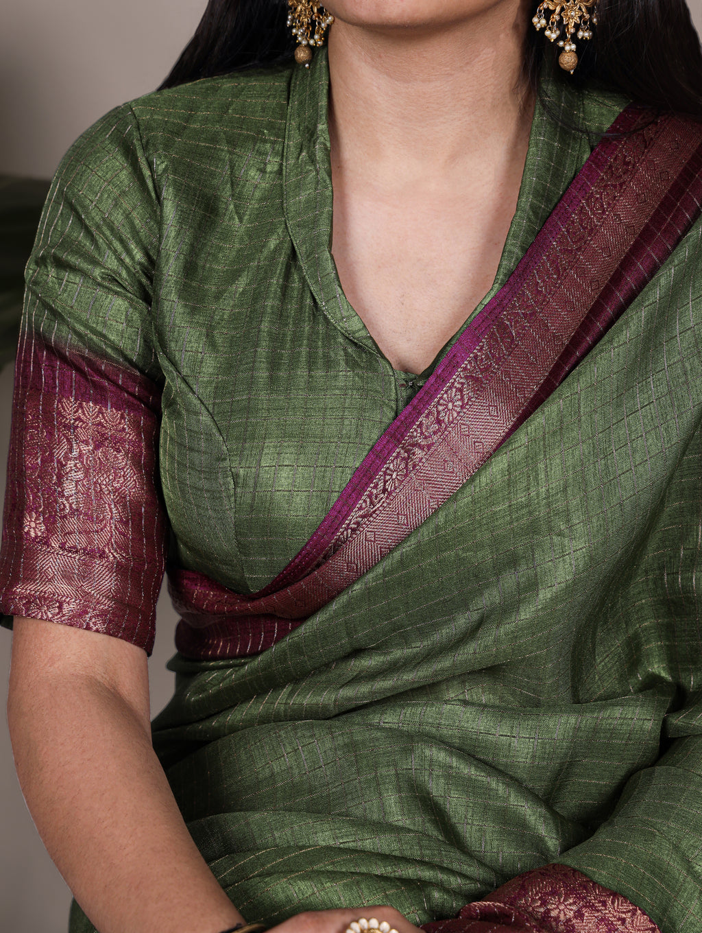 Dola Chex Zari Weaving Saree
