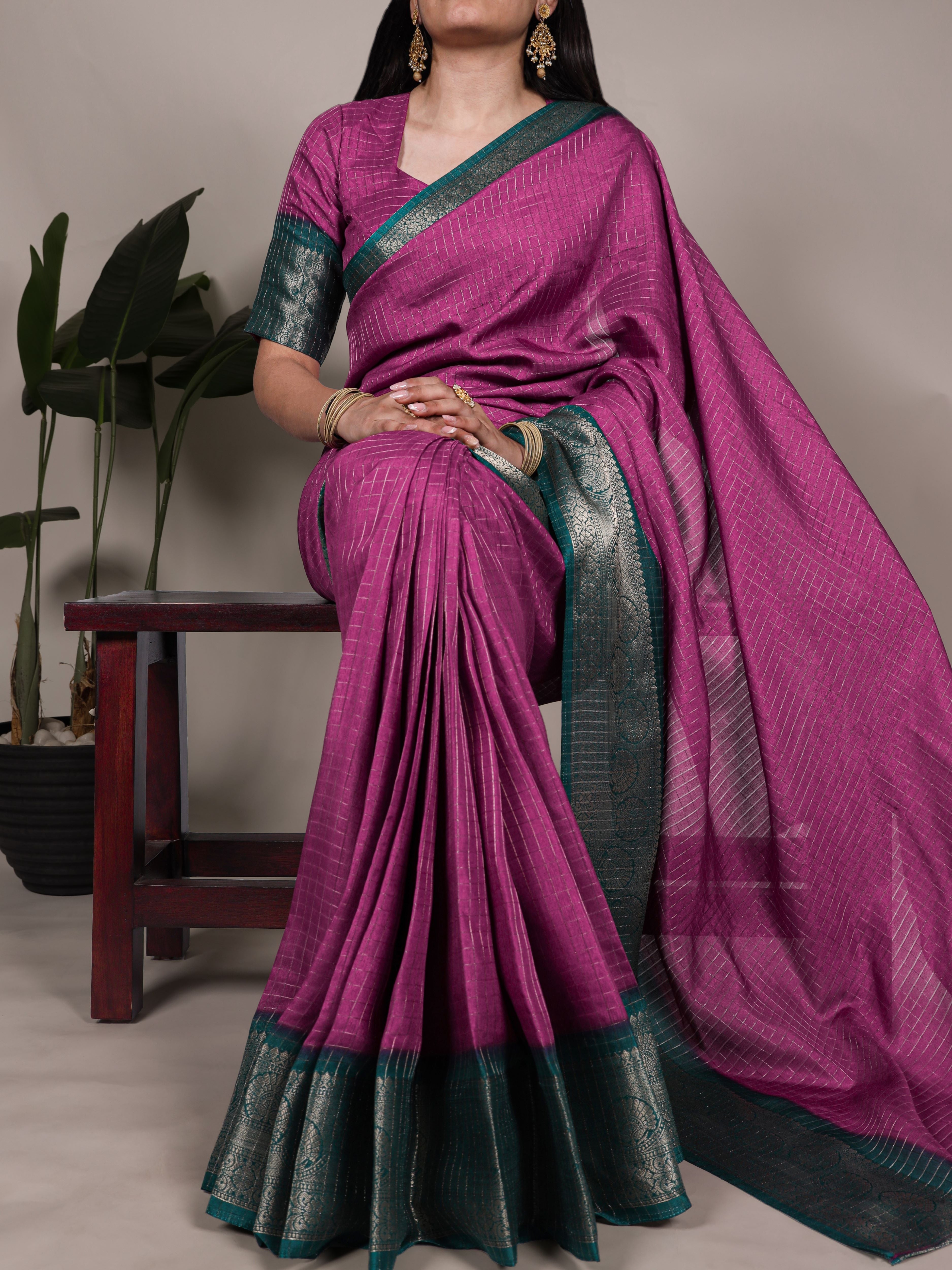 Dola Chex Zari Weaving Saree