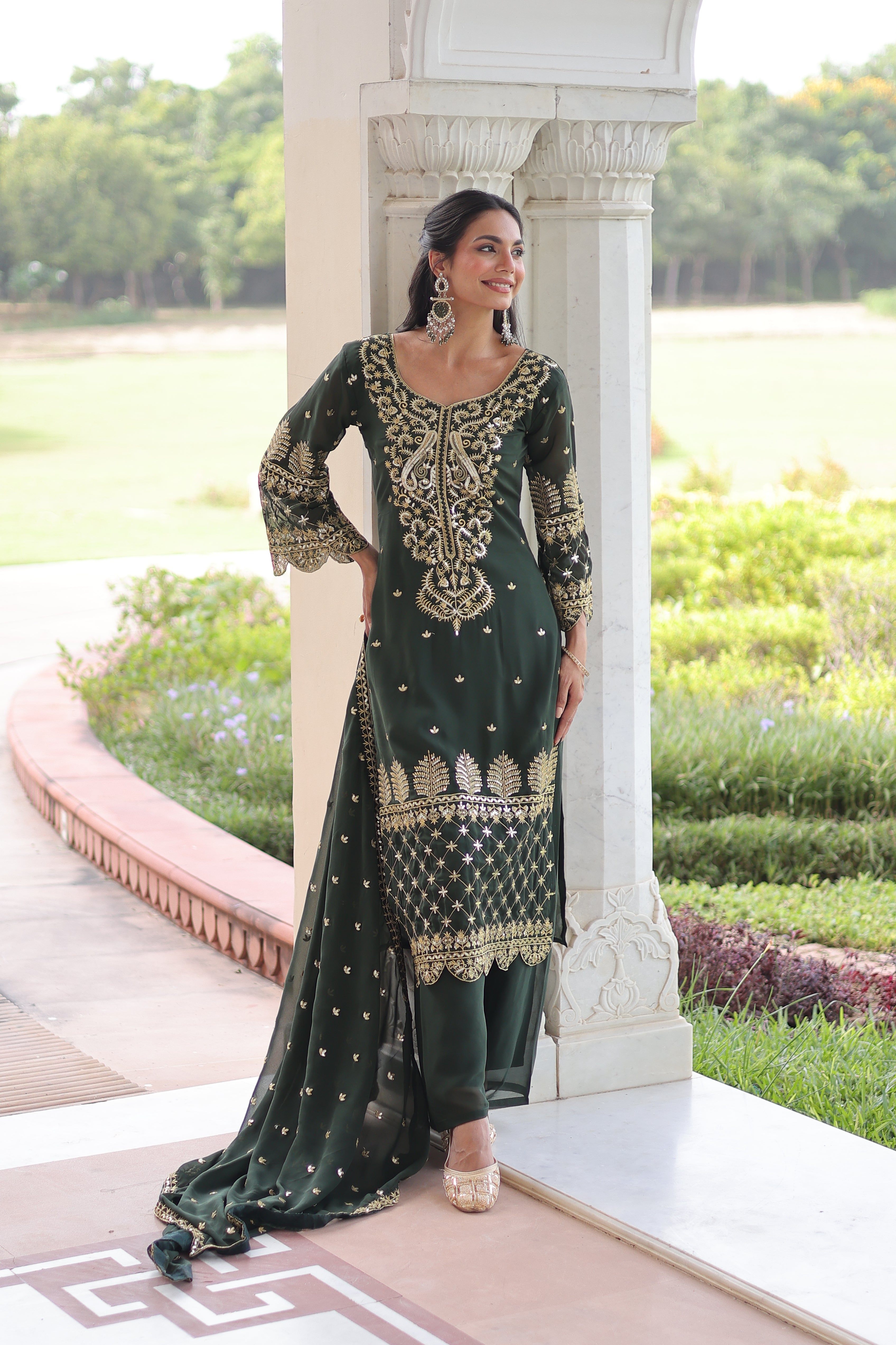 Faux Blooming Embroidered Kurti-Pant With Dupatta