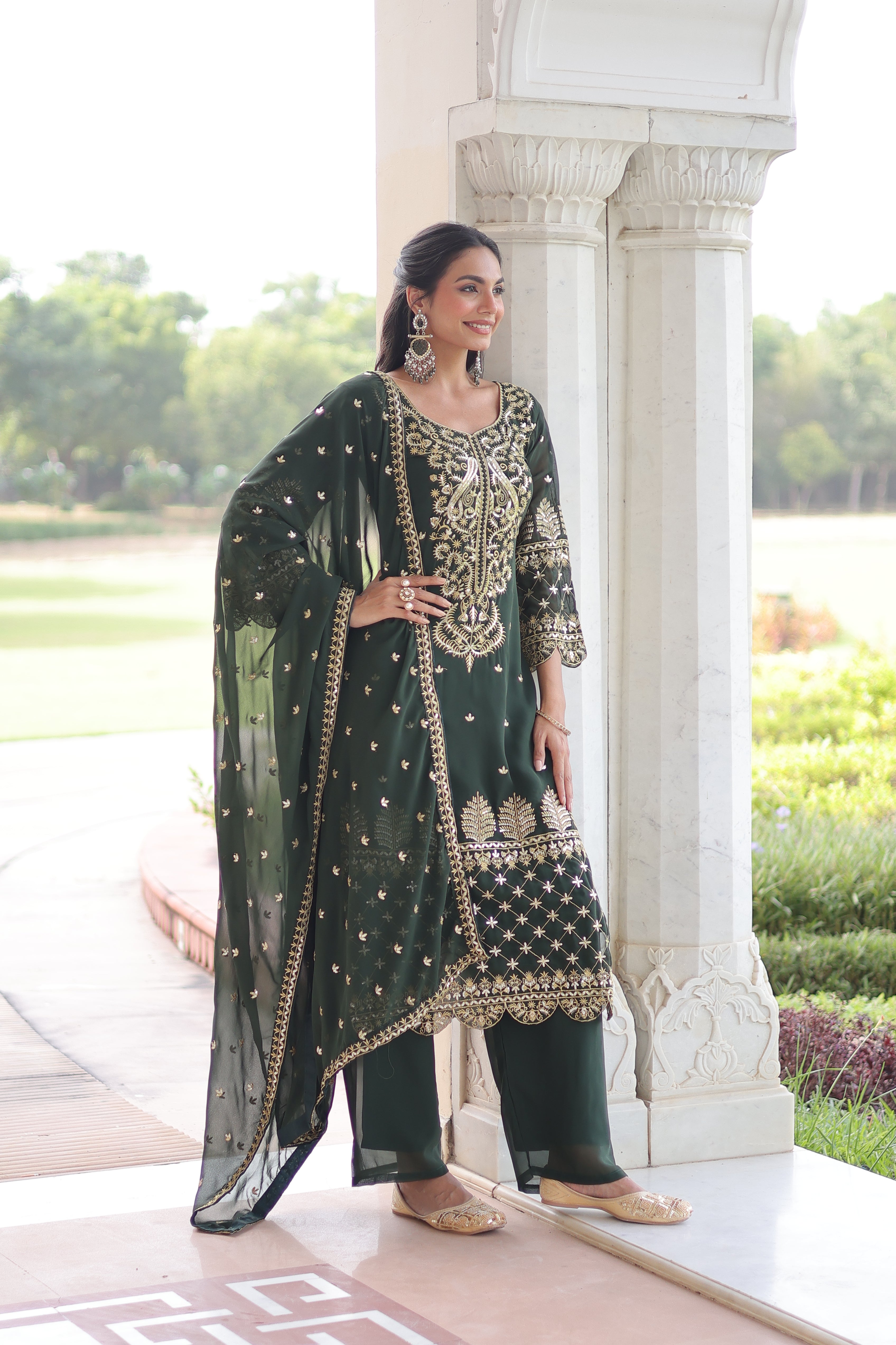 Faux Blooming Embroidered Kurti-Pant With Dupatta