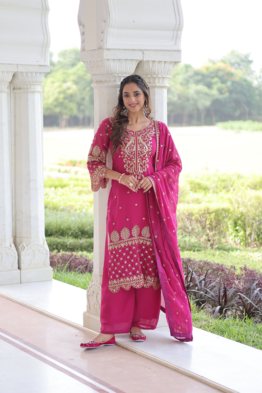 Faux Blooming Embroidered Kurti-Pant With Dupatta