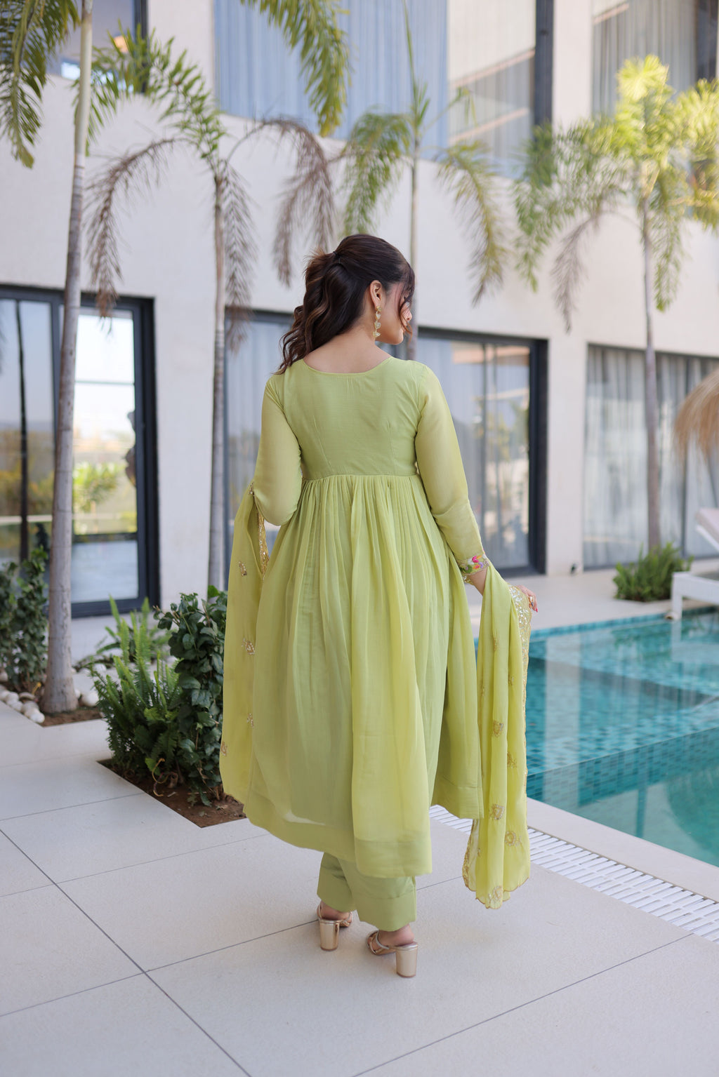 Mull chanderi Beads Embroidered Kurti-Pant With Dupatta