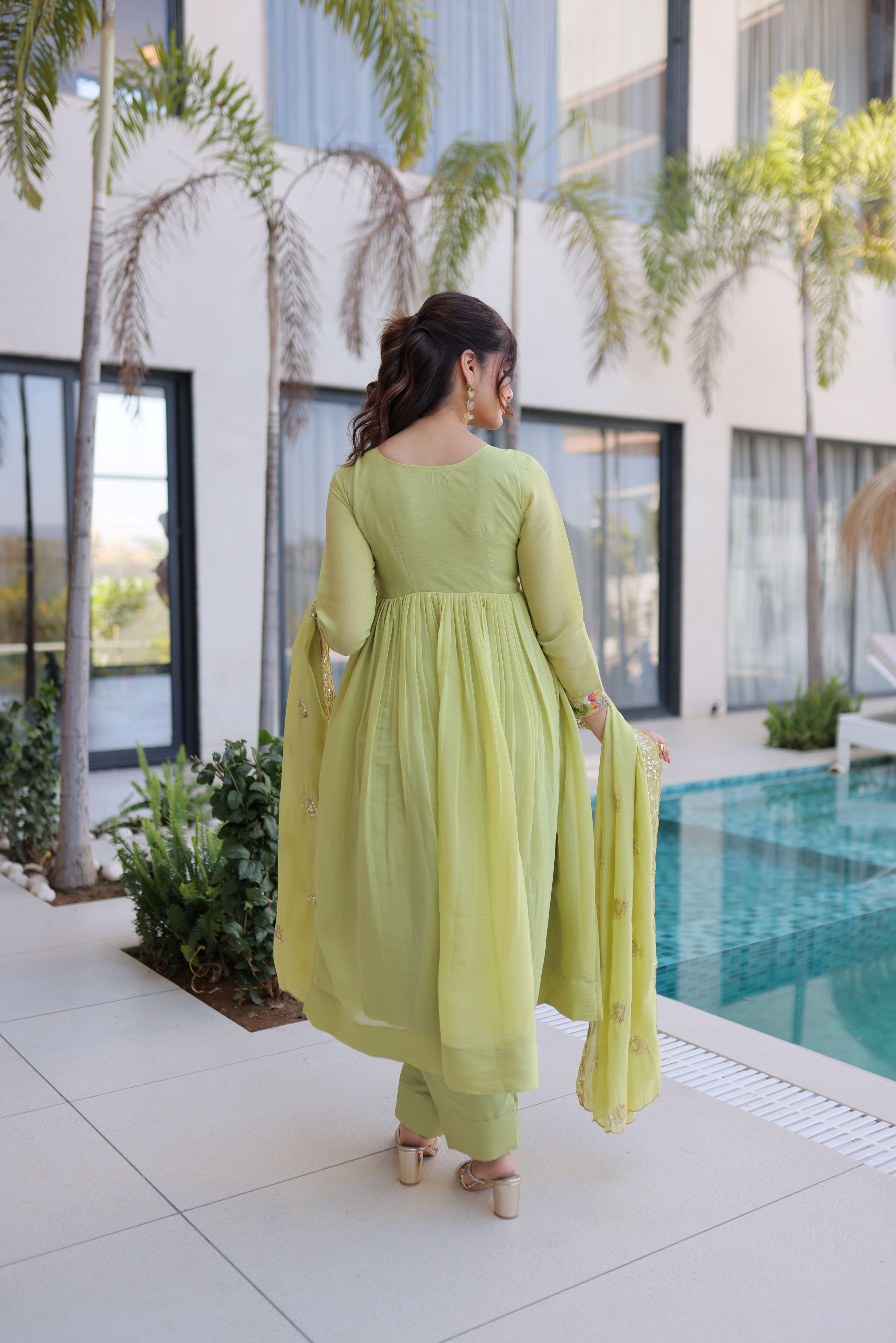 Mull chanderi Beads Embroidered Kurti-Pant With Dupatta