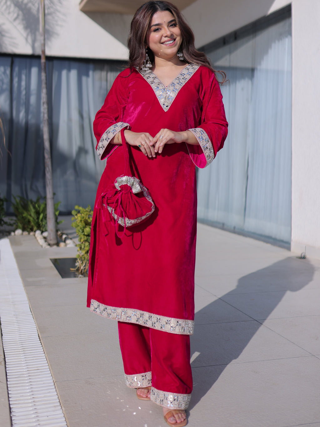 Velvet Embroidered Kurti-Pant With Batwa