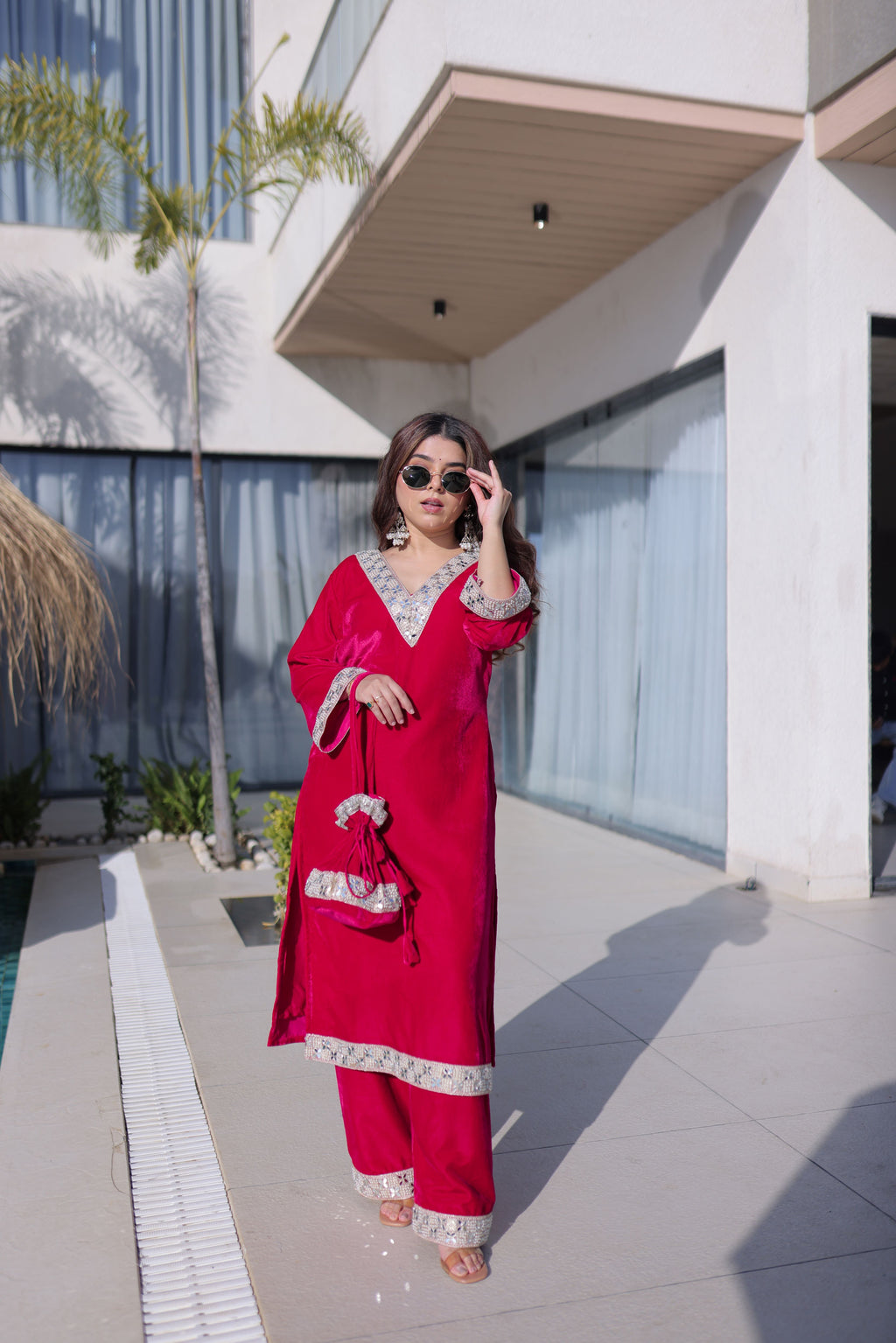 Velvet Embroidered Kurti-Pant With Batwa