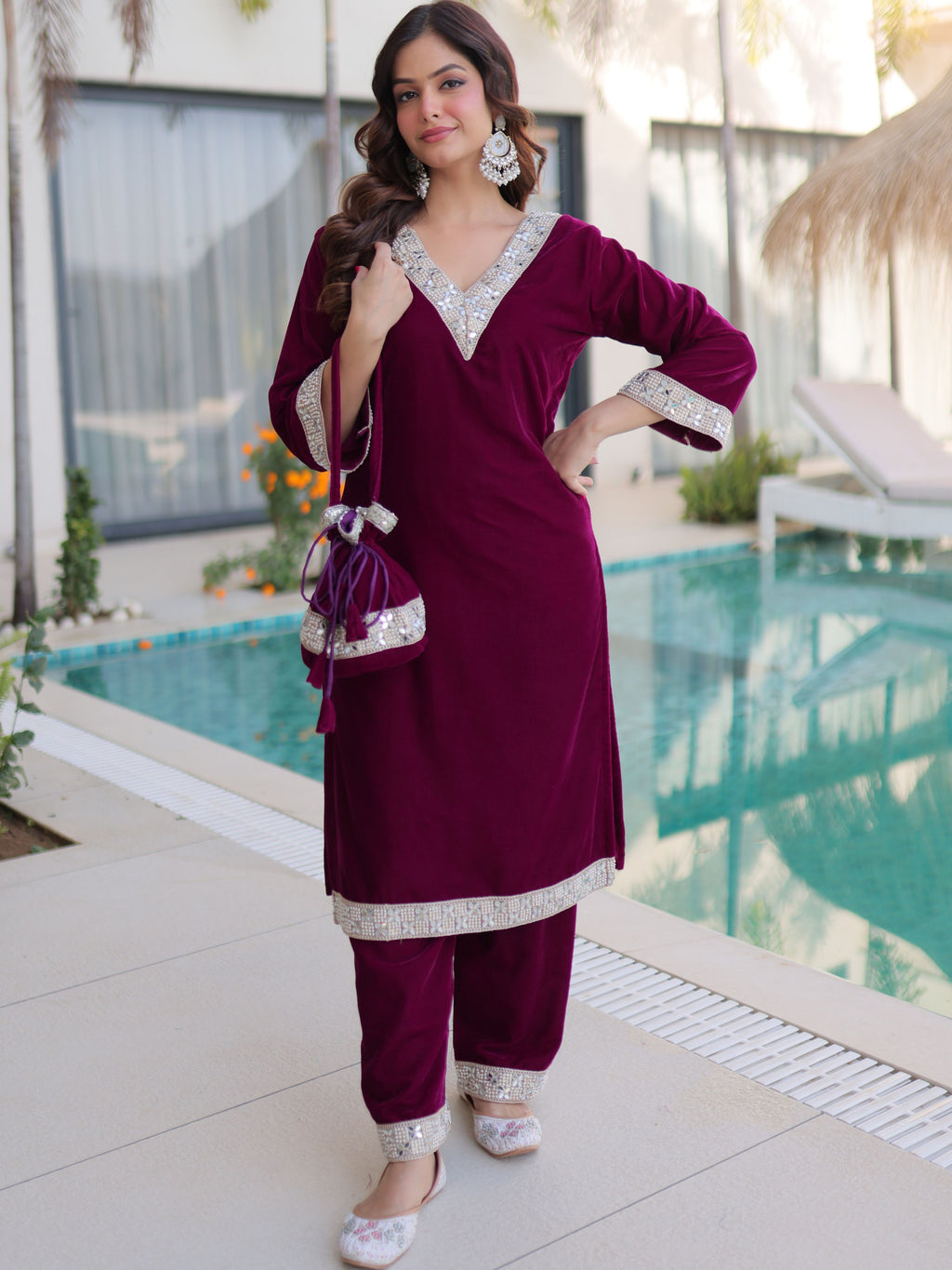 Velvet Embroidered Kurti-Pant With Batwa
