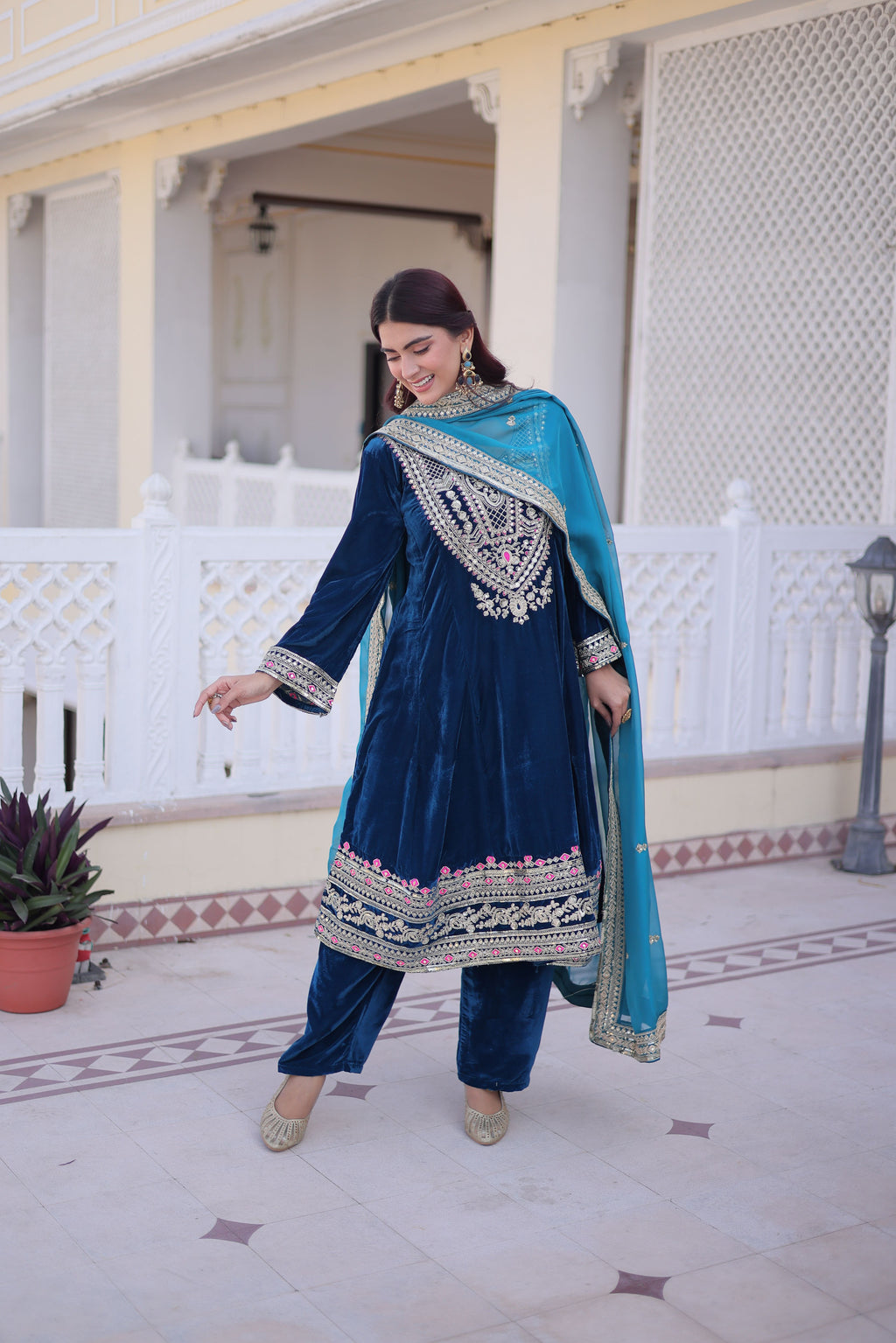 Velvet Thread Embroidered Kurti-Pant With Silk Dupatta