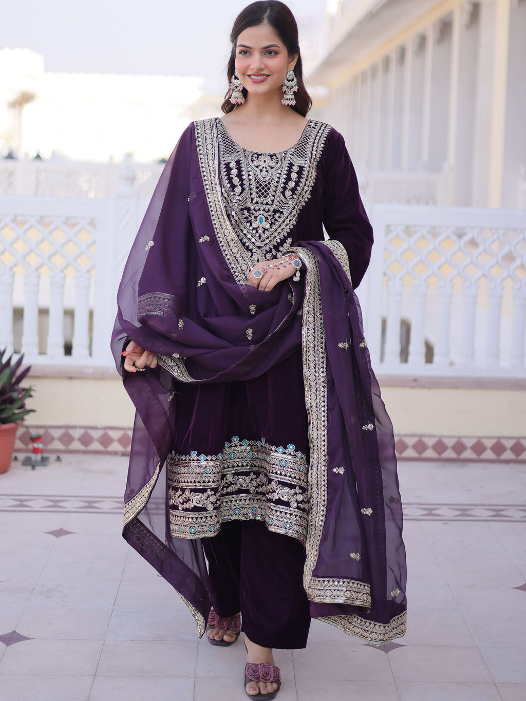 Velvet Thread Embroidered Kurti-Pant With Silk Dupatta