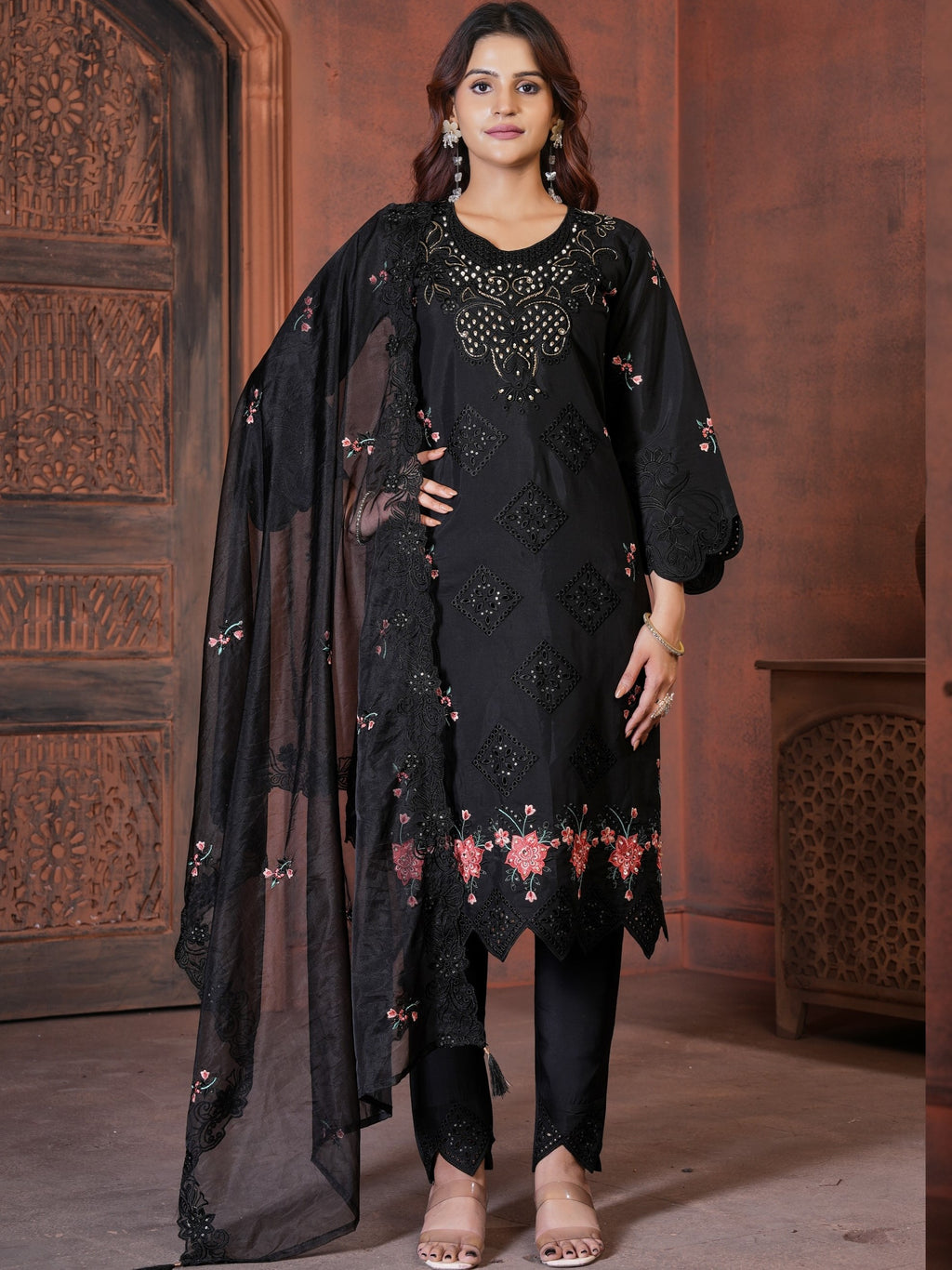 Heavy Viscose Hand Work Kurti-Pant With Organza Dupatta